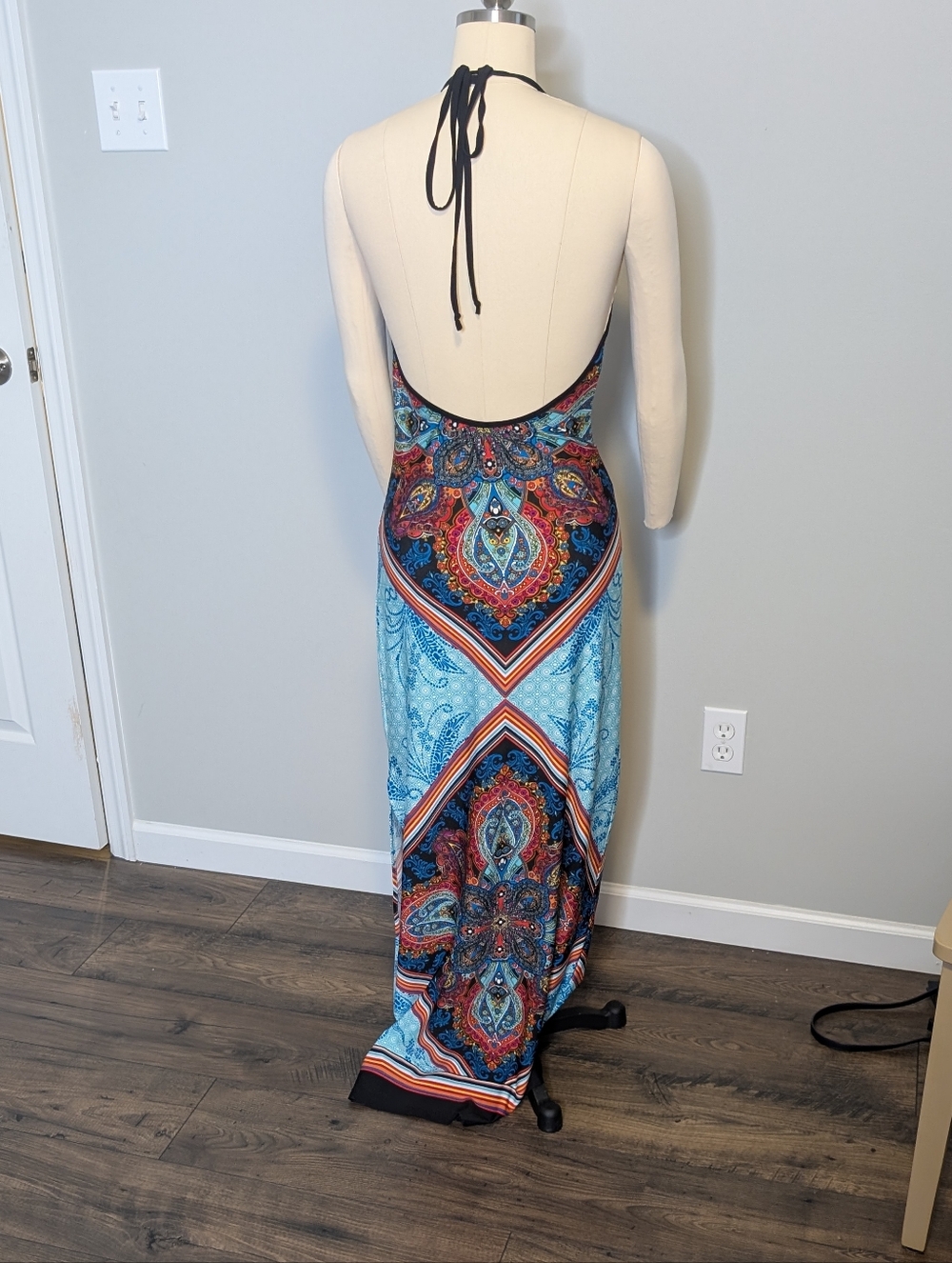VENUS Paisley Beachy Boho Halter Maxi Dress Size 6 See Measurements - Picture 3 of 7